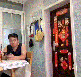 网友:视频为证，她真的穿了！