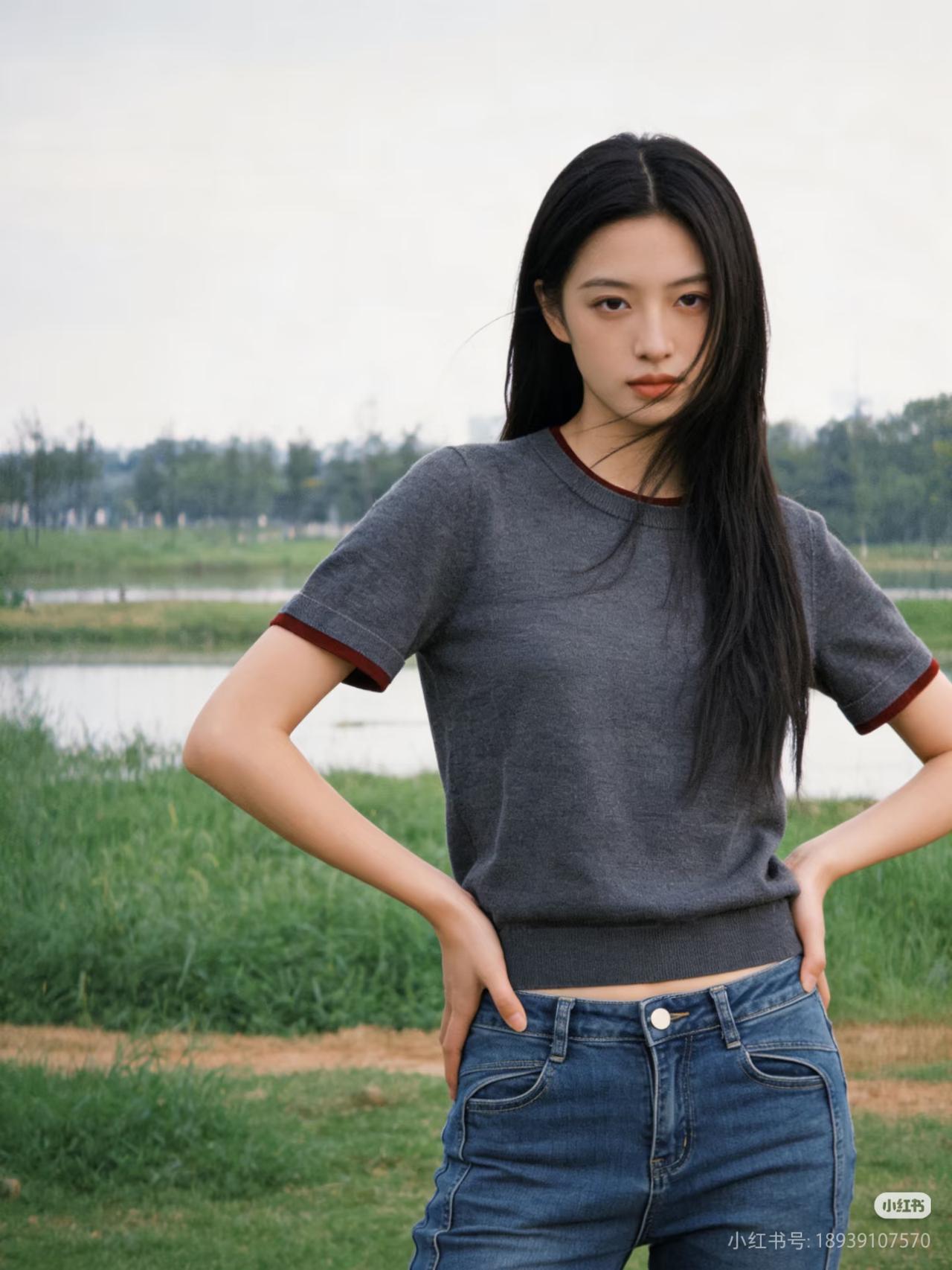 湖畔轻纱拂，风姿动人间。