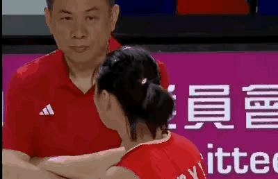 从蔡斌愤怒的表情能看出什么
       世联赛香港站中国女排首战和保加利亚女排