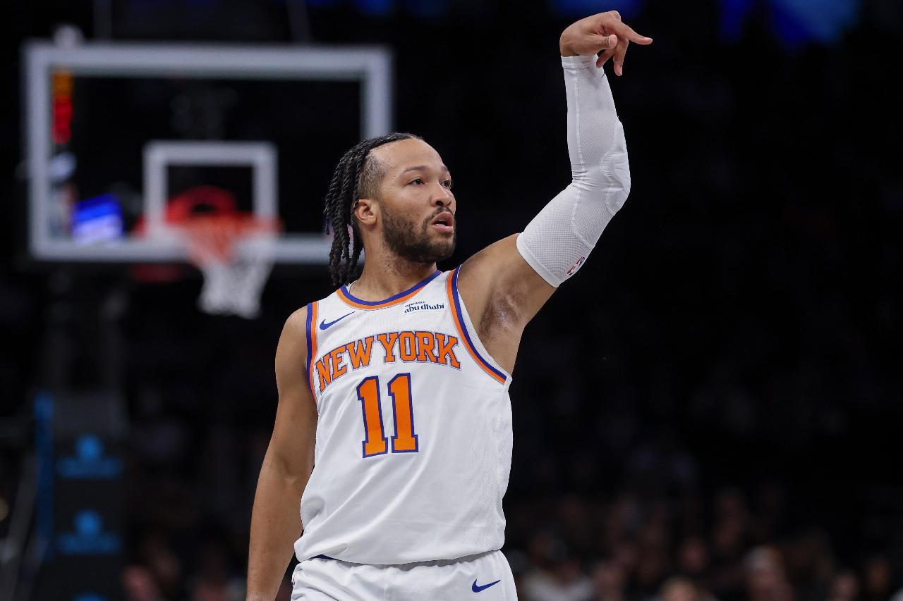 这是超巨呀！要抢本赛季常规赛MVP吗！纽约尼克斯客场114:113险胜步行者！大