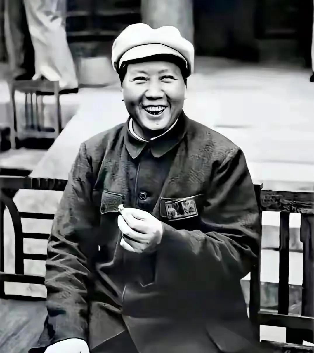 1991年，张学良在接受哥伦比亚大学专访时说："除了毛泽东，换了谁领导长征都走不