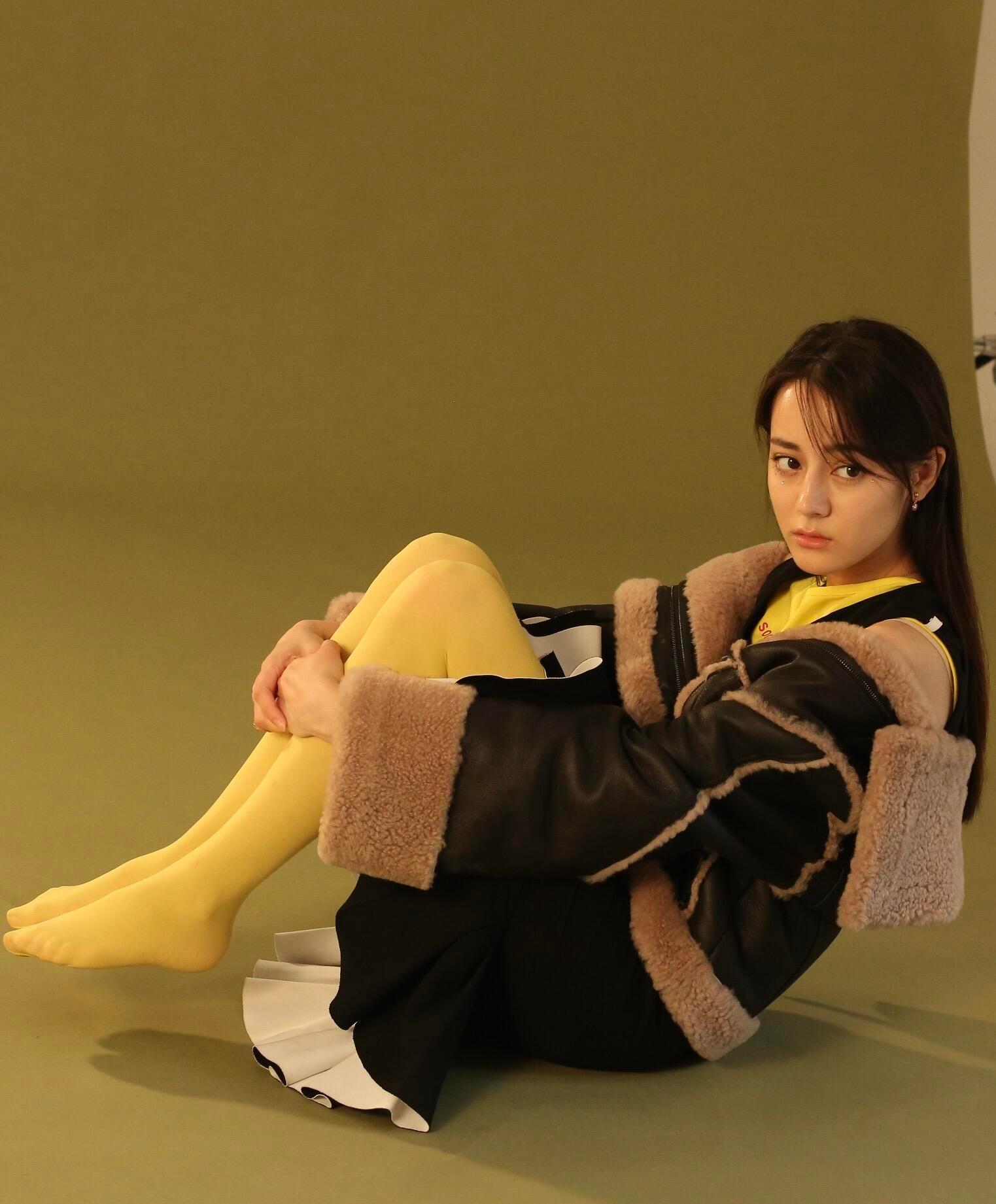 迪丽热巴这保暖裤应该很暖和吧 