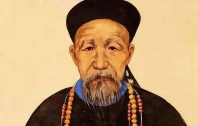 曾国藩算半个圣人吗? 曾国藩一直以圣人的标准来要求自己，要求自己做到“内圣外王”