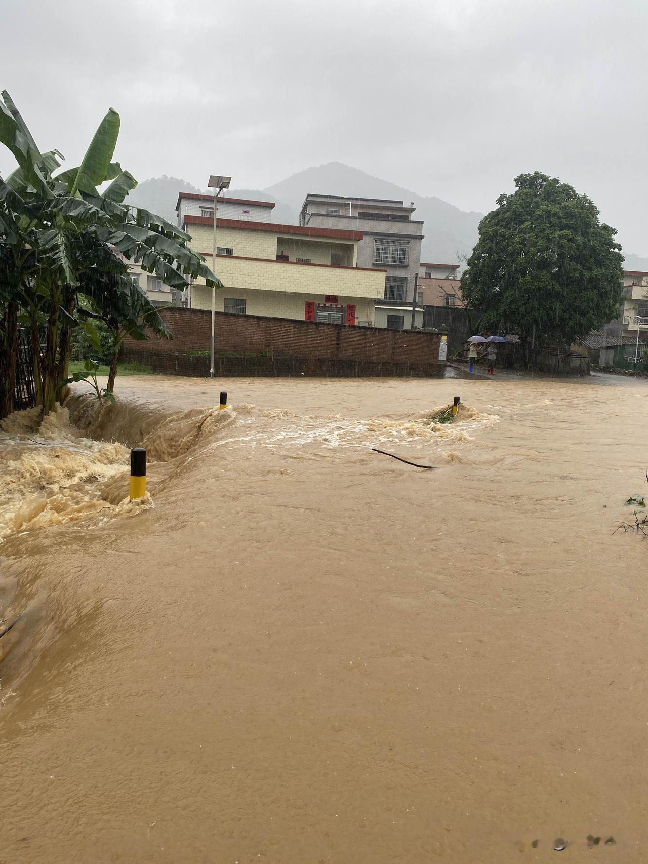 2026、6、18日暴雨造成河水暴涨！