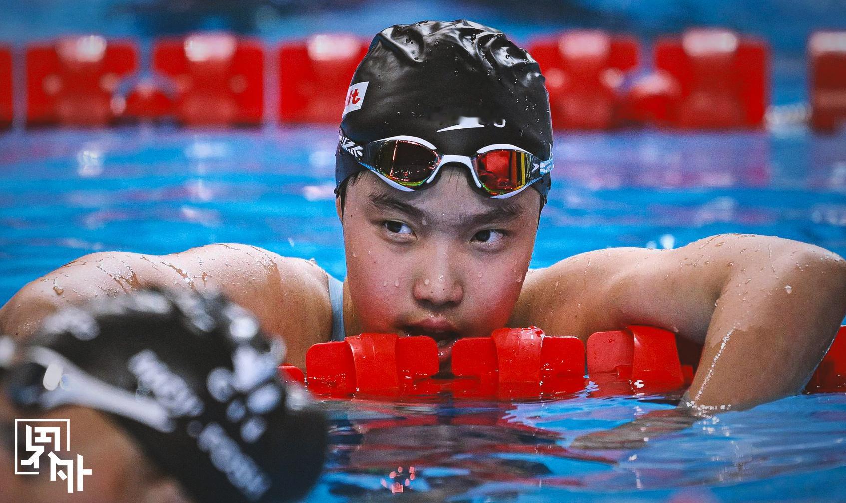 于子迪的2025年度总结  小孩姐，真优秀13岁的于子迪，被《游泳世界》杂志评为