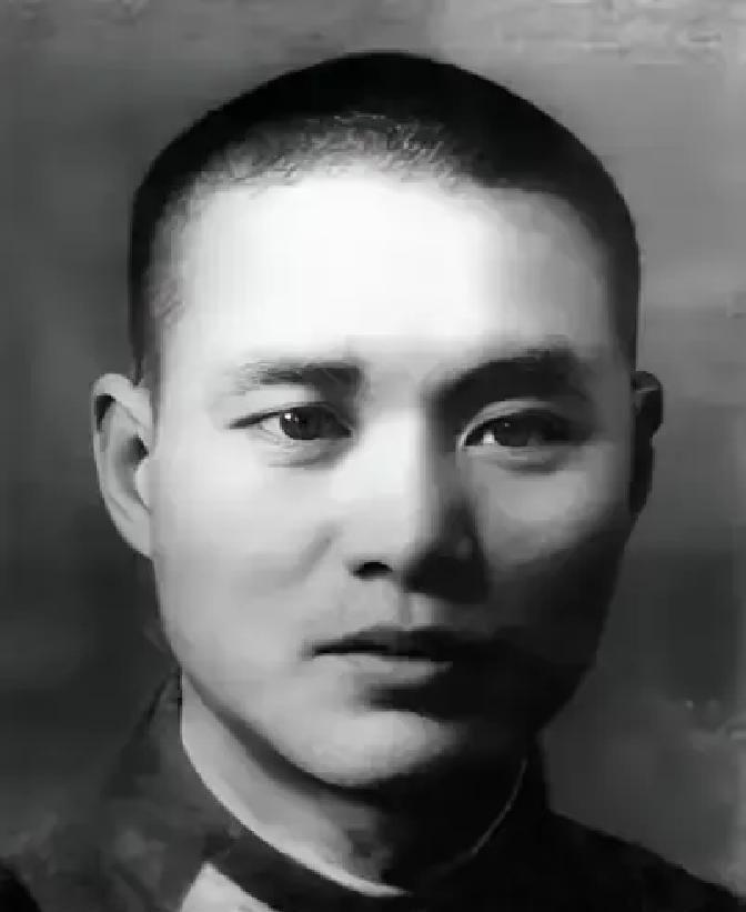 1980年，沈醉踩着香港湿热的地面，手心一直在冒汗。他知道这趟来要见谁，可真到了
