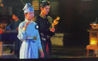 不断被人类的脑洞震撼

还有什么亲嘴方式是你们没发现的？