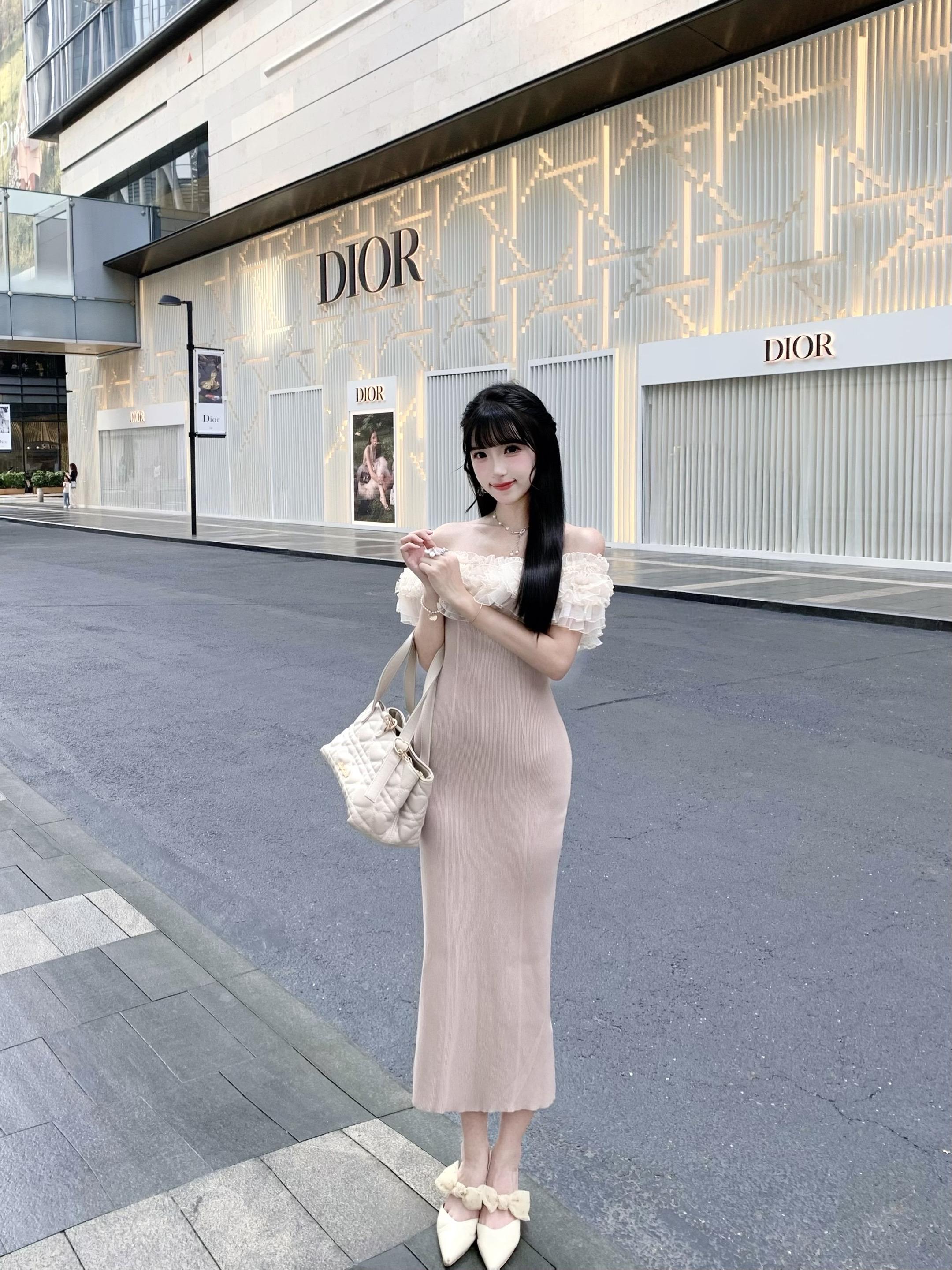 女人啊 总是希望女人既是妹妹又是姐姐。既是恋人又是会撩人的情人 如果是...