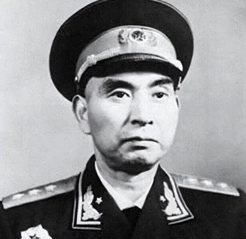 三杨之一杨勇，1955年为何未被选为大军区司令员。
很多读者看到1955年十二大