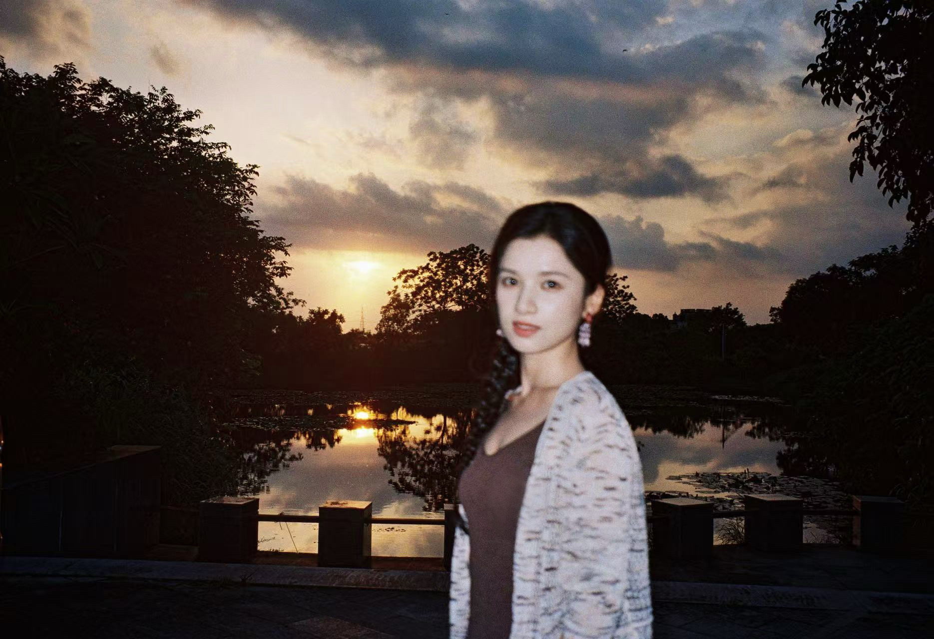 张婧仪 一些陈清雾日常碎片📸 张婧仪泳装路透