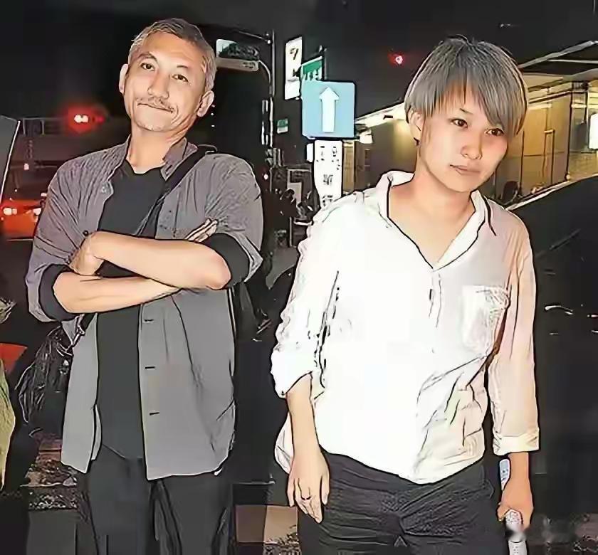 格局拉满！徐克小30岁妻子为爱留白发，对待前妻分寸感让人佩服
 
随着港圈传奇制