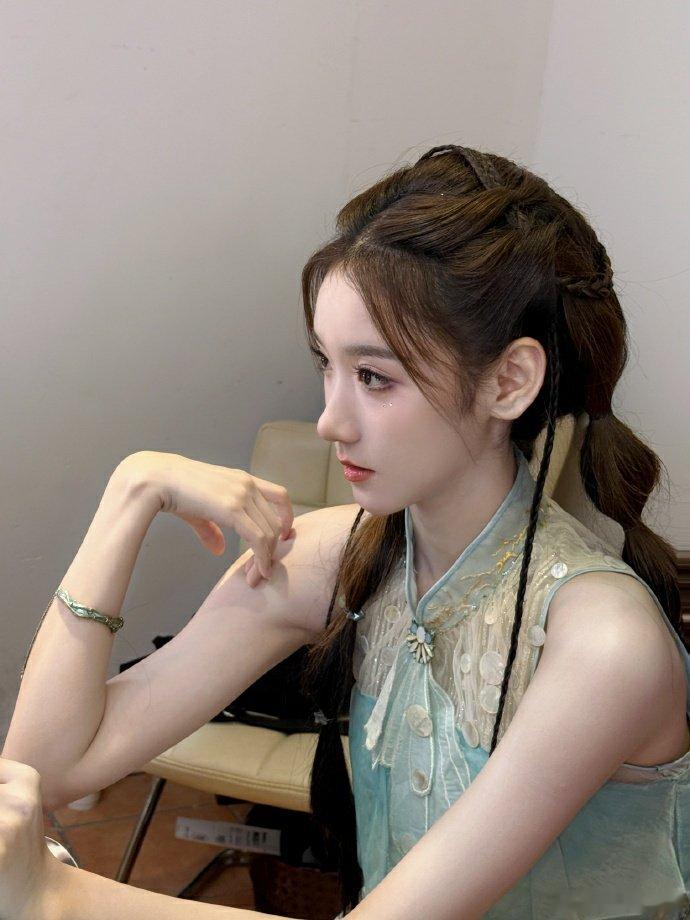 还以为是林允儿演了宁荣荣 看《斗罗大陆 2》的时候，宁荣荣的出场让我着实惊讶了一
