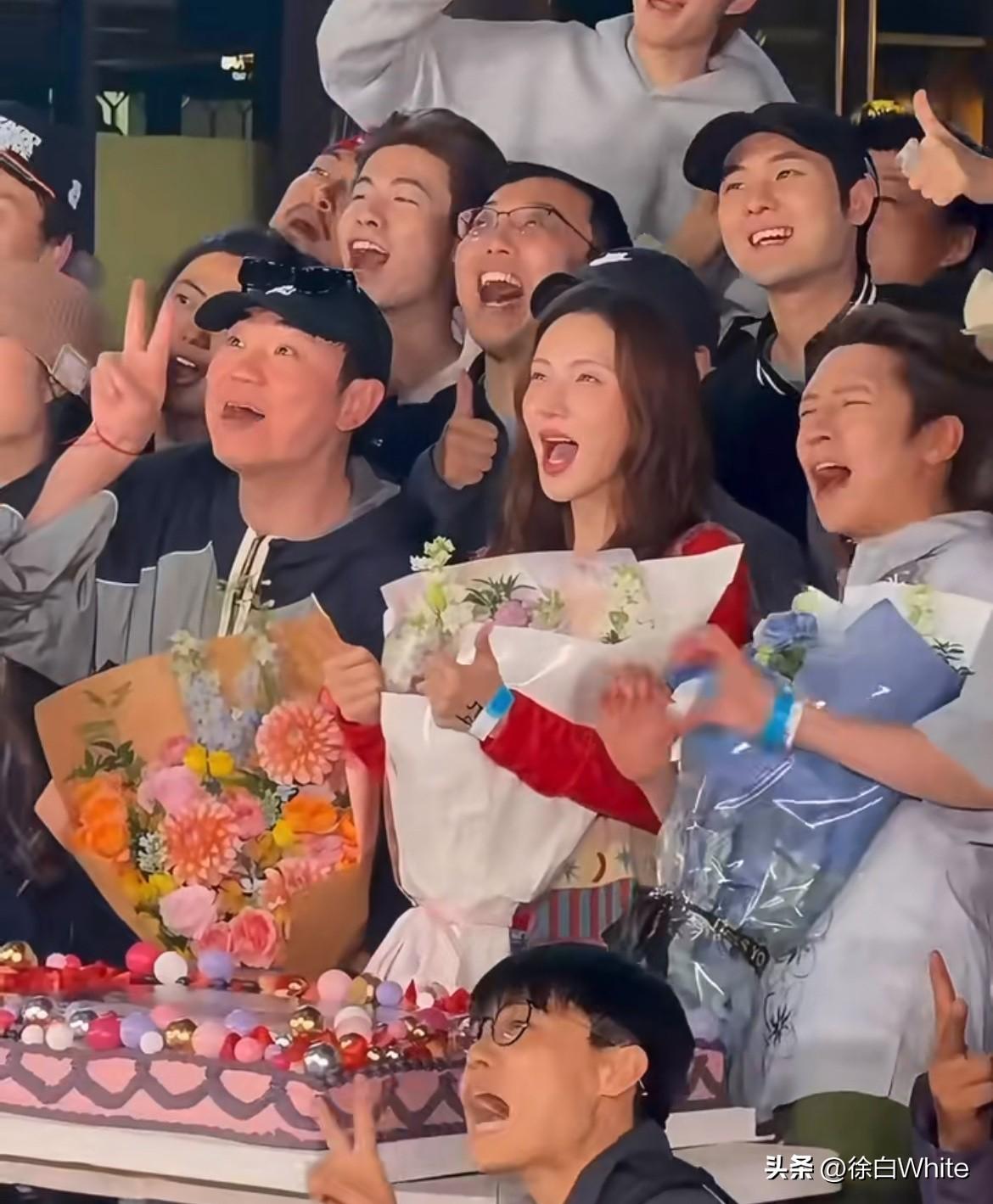 3月8日，金晨孙阳电影《“骗骗”喜欢你2》今日杀青，所有人都以为金晨助理顶包事件