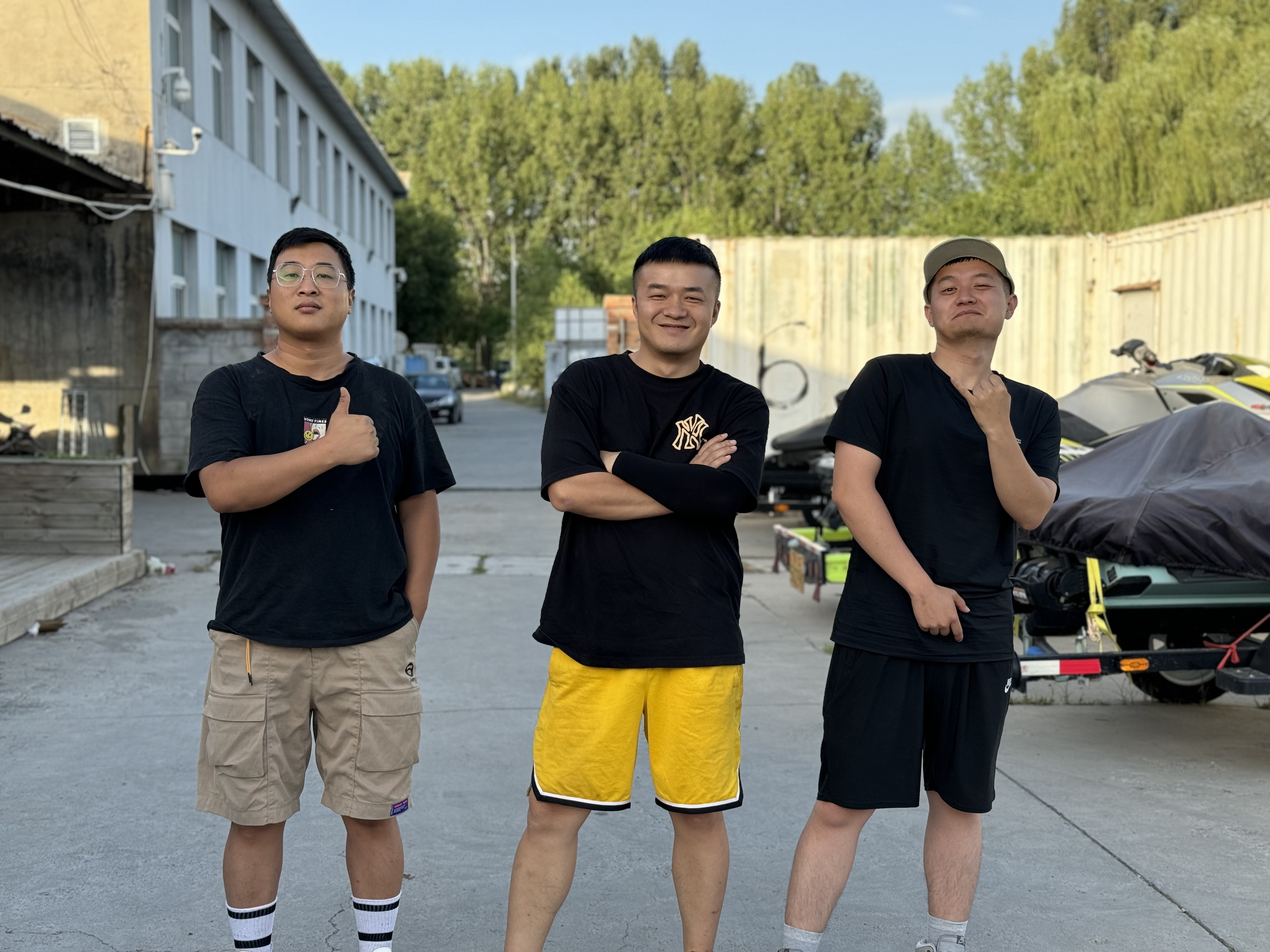 后沙峪篮球三巨头，准备去虐菜……[doge]  ​​​