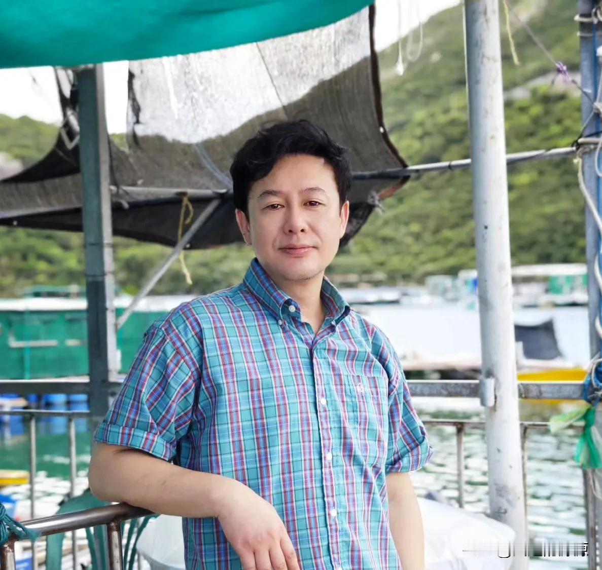 墙倒众人推时，那些曾经用来温暖人心的东西都变成用来攻击人的东西了，真的受不了这些