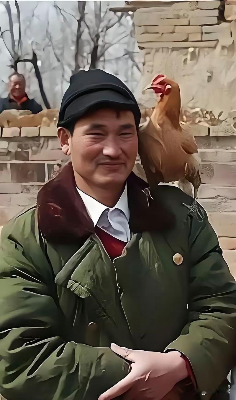 中国最接地气的十位草根歌手
 
真正好听的歌声，从来不来自华丽舞台，而是来自生活