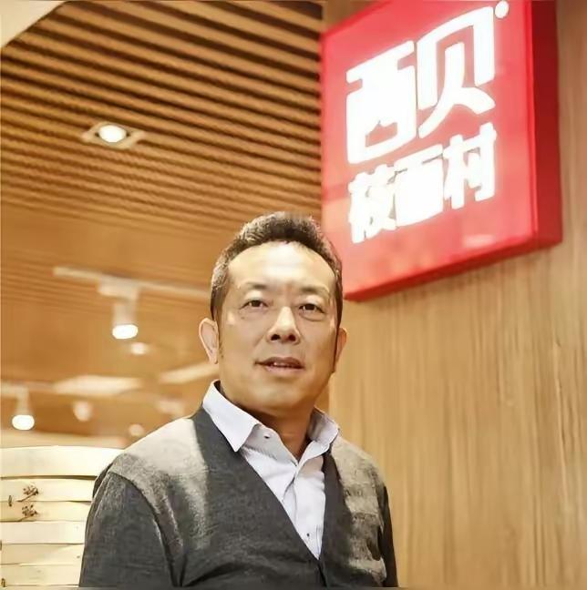 贾国龙为何不直接起诉罗永浩？
西贝业绩急剧下滑，上百家门店濒临关门。贾国龙自然心
