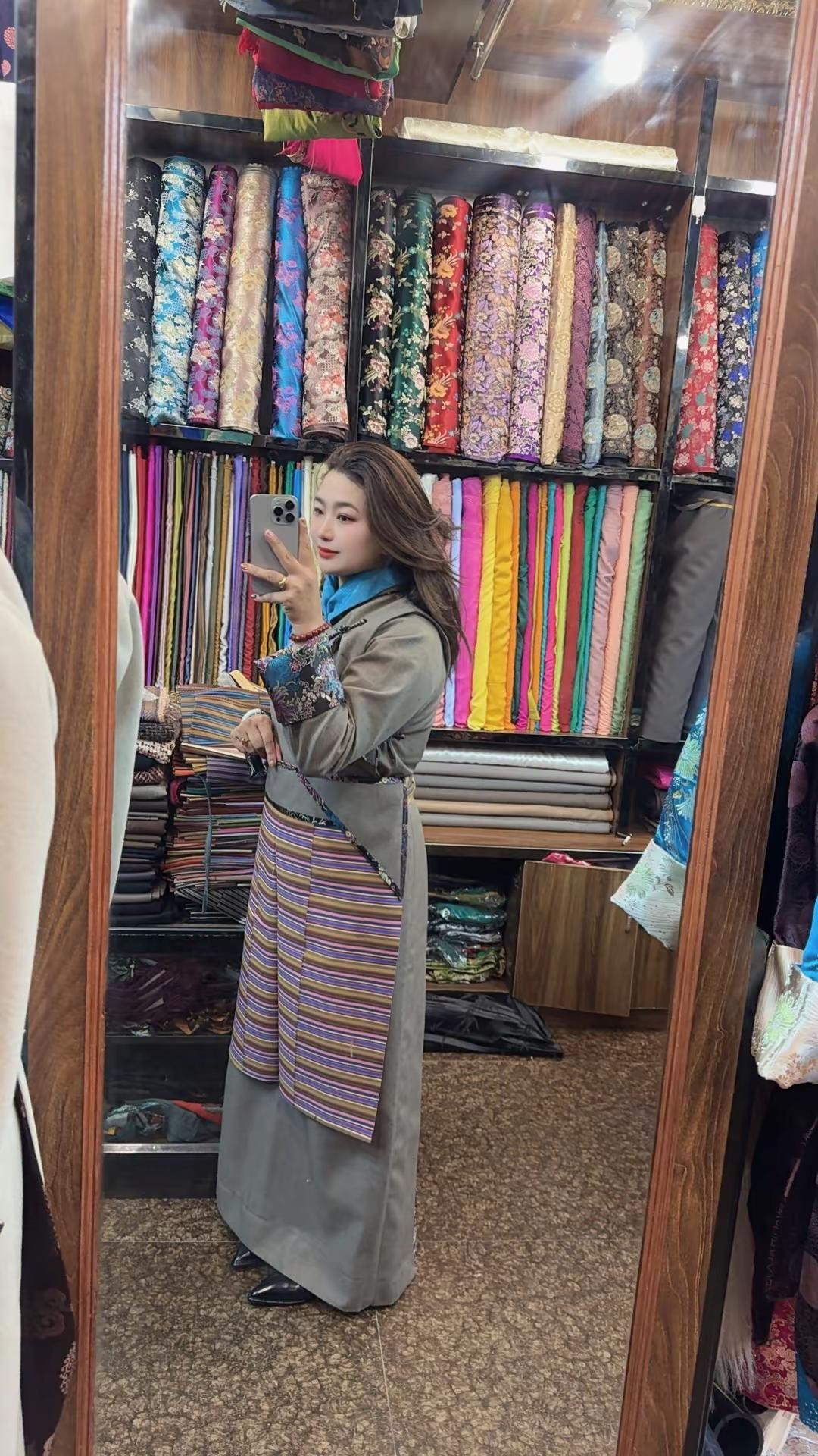 藏装走一波 拉萨服@拉萨城中白玛金藏装店