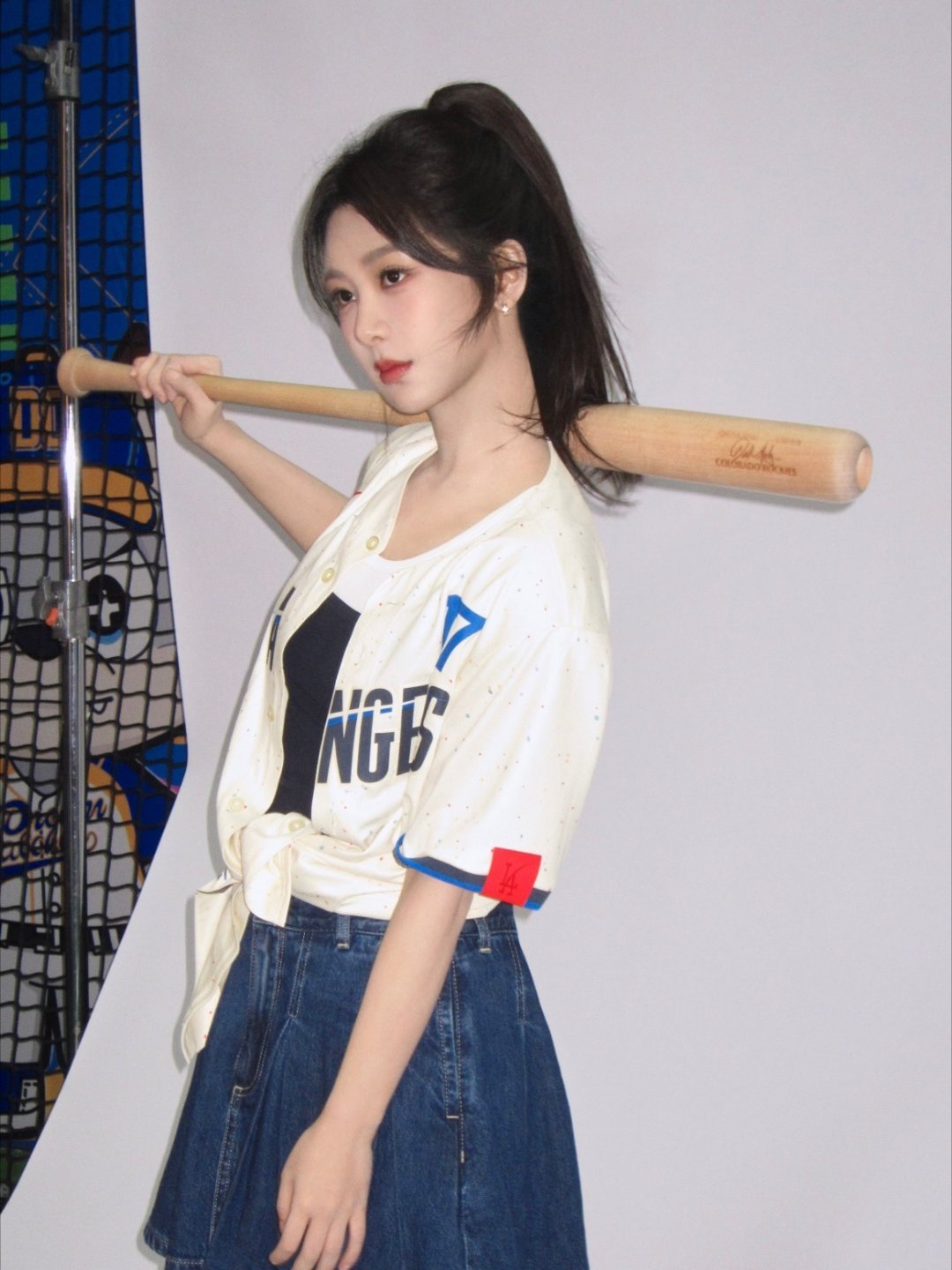 杨紫杨紫董竹君 yz杨紫玉兰花开君再来 人不应该是插在花瓶里供人观赏的静物，而是