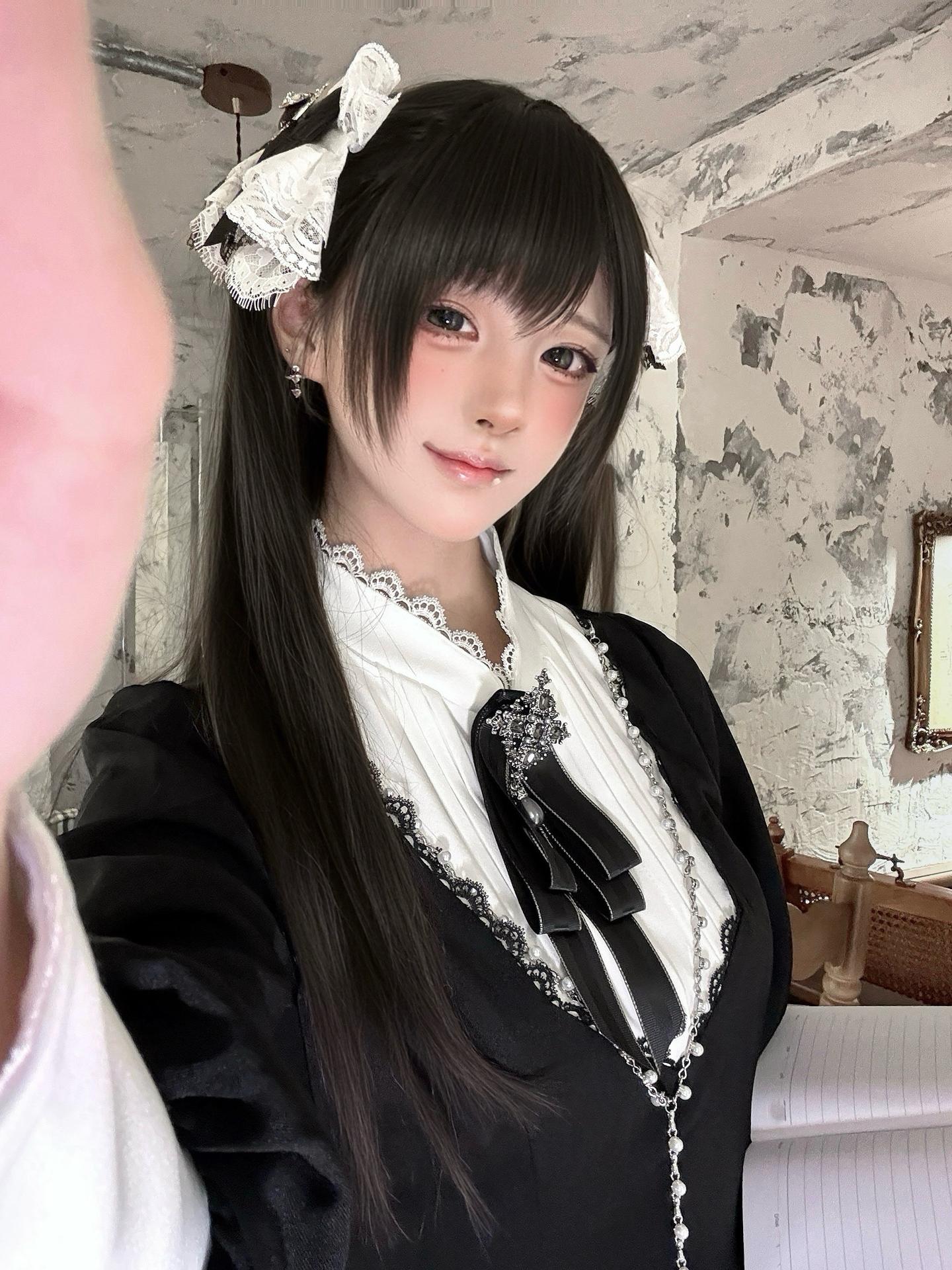 一个人在甜品店拍出好看的照片了。