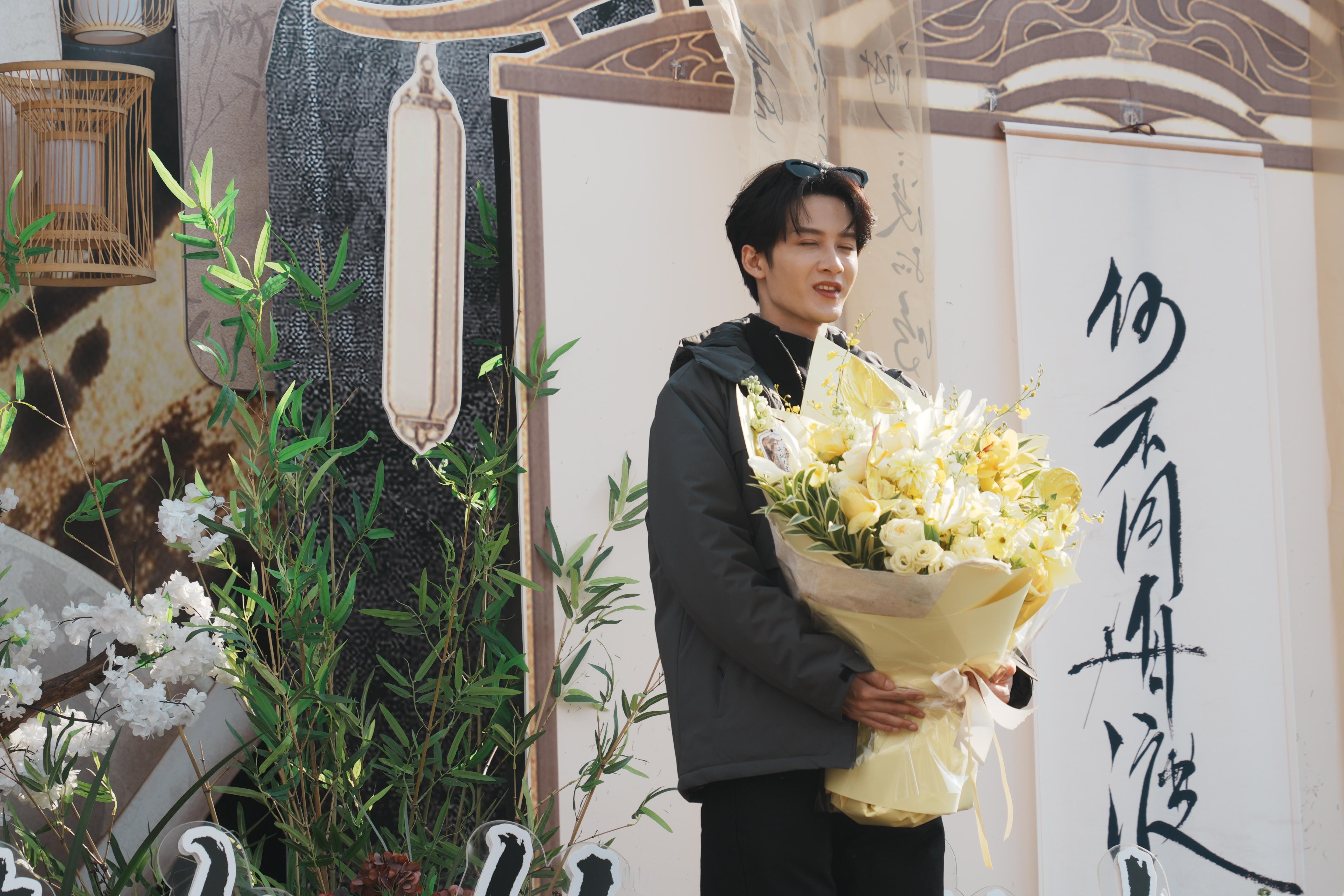 檀健次为横店送上生日祝福 堪称演员与影视圣地的双向奔赴，横店给予追梦的舞台，檀健