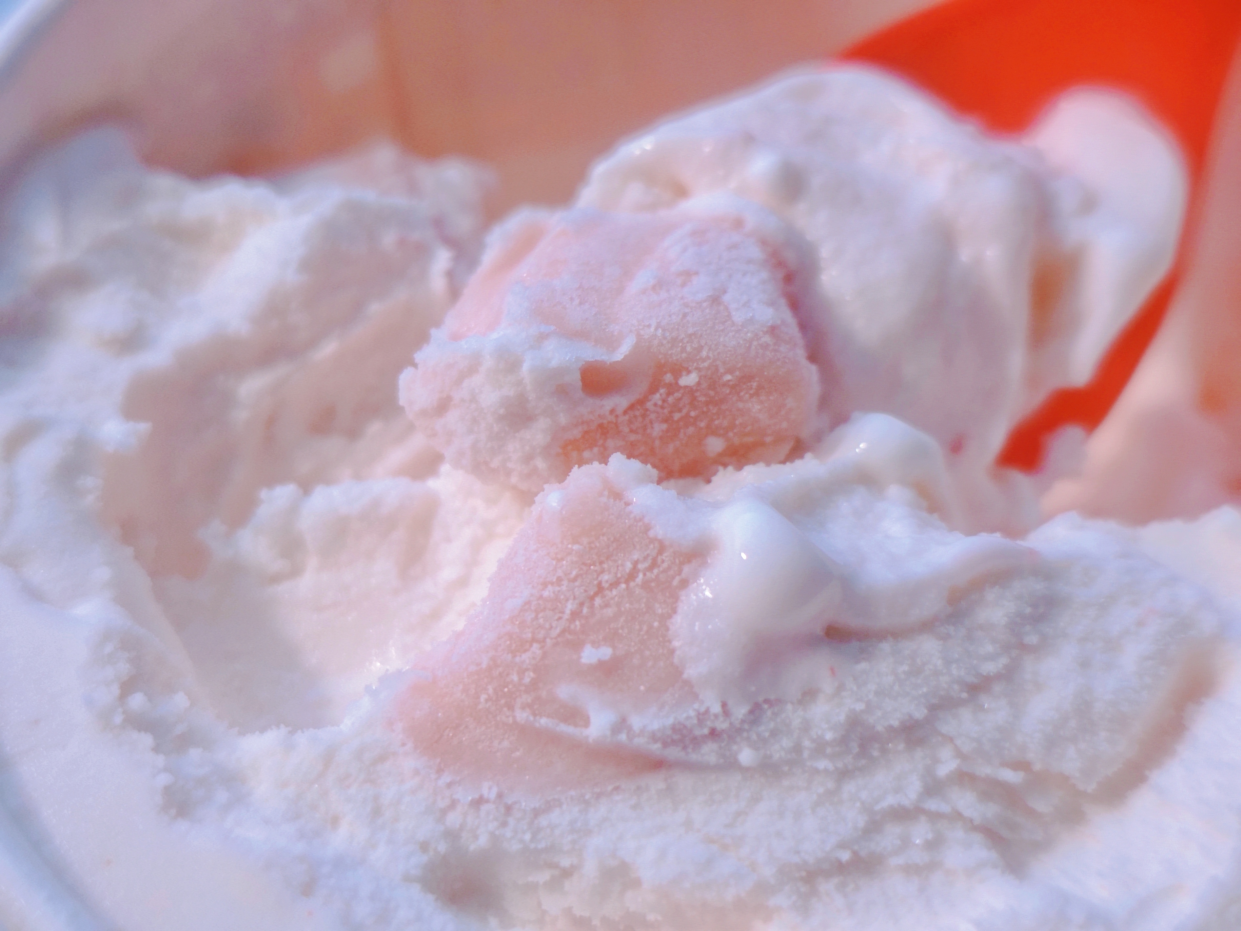 日常碎片✨去尝了DQ新品桃桃芭乐麻薯口味暴风雪好吃😋酸甜中和得很好，口感很丰富