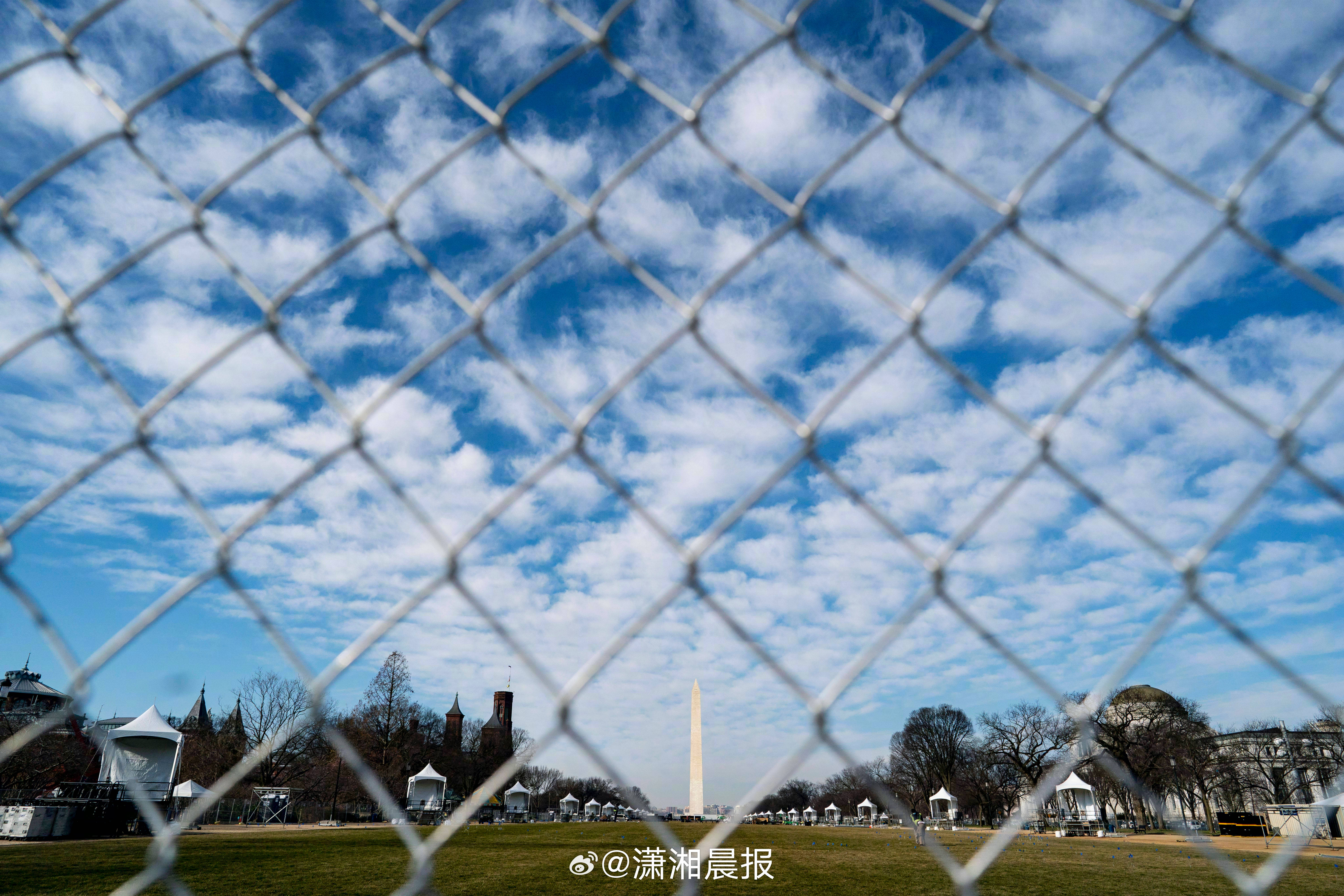 【#华盛顿附近发生持刀伤人致1死3伤#，嫌疑人被警察开枪打死】据央视，当地时间3