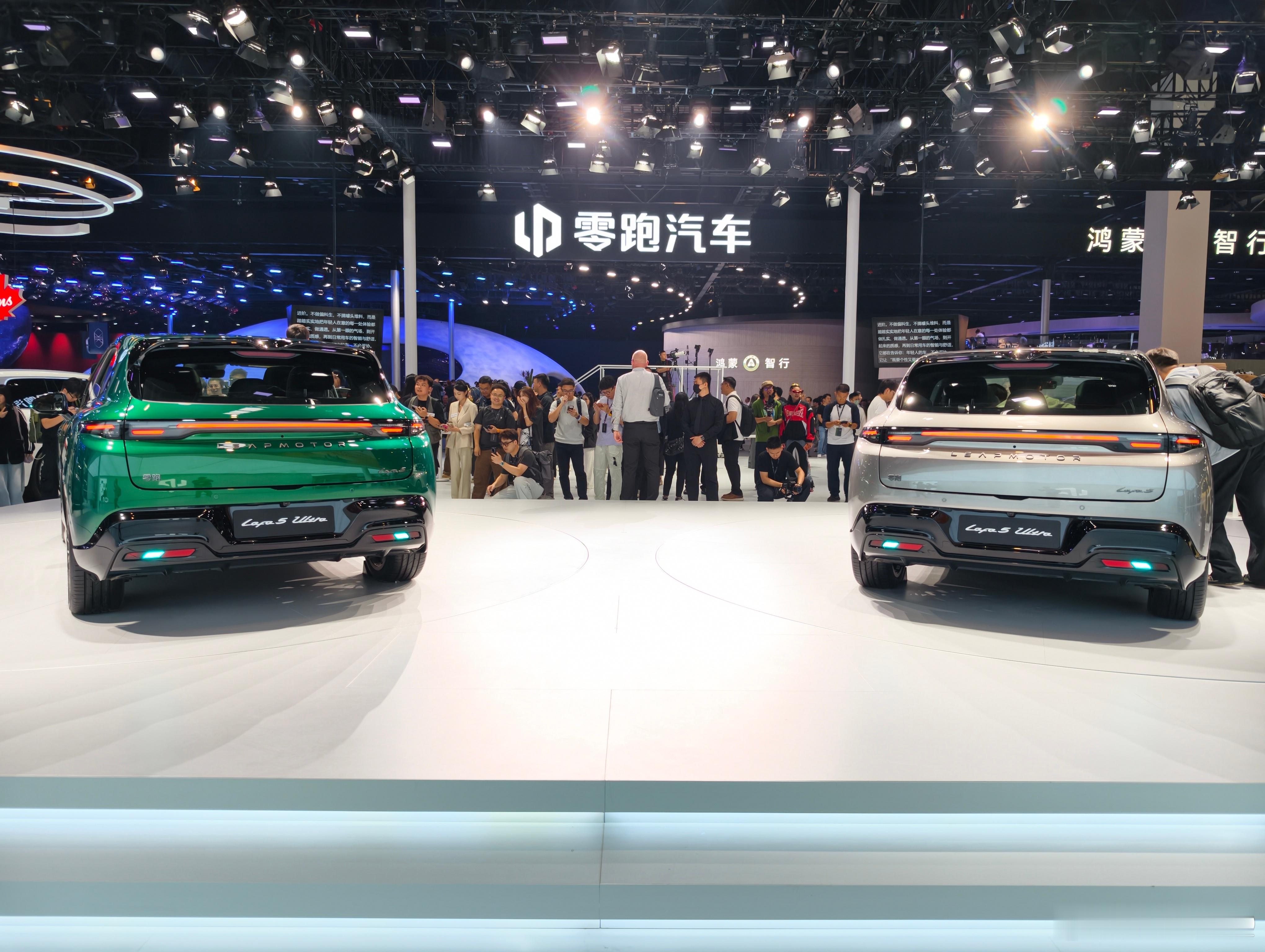 零跑的人气还是那么旺！！！除了刚刚上市的D19，还有热门的零跑Lafa5 Ult