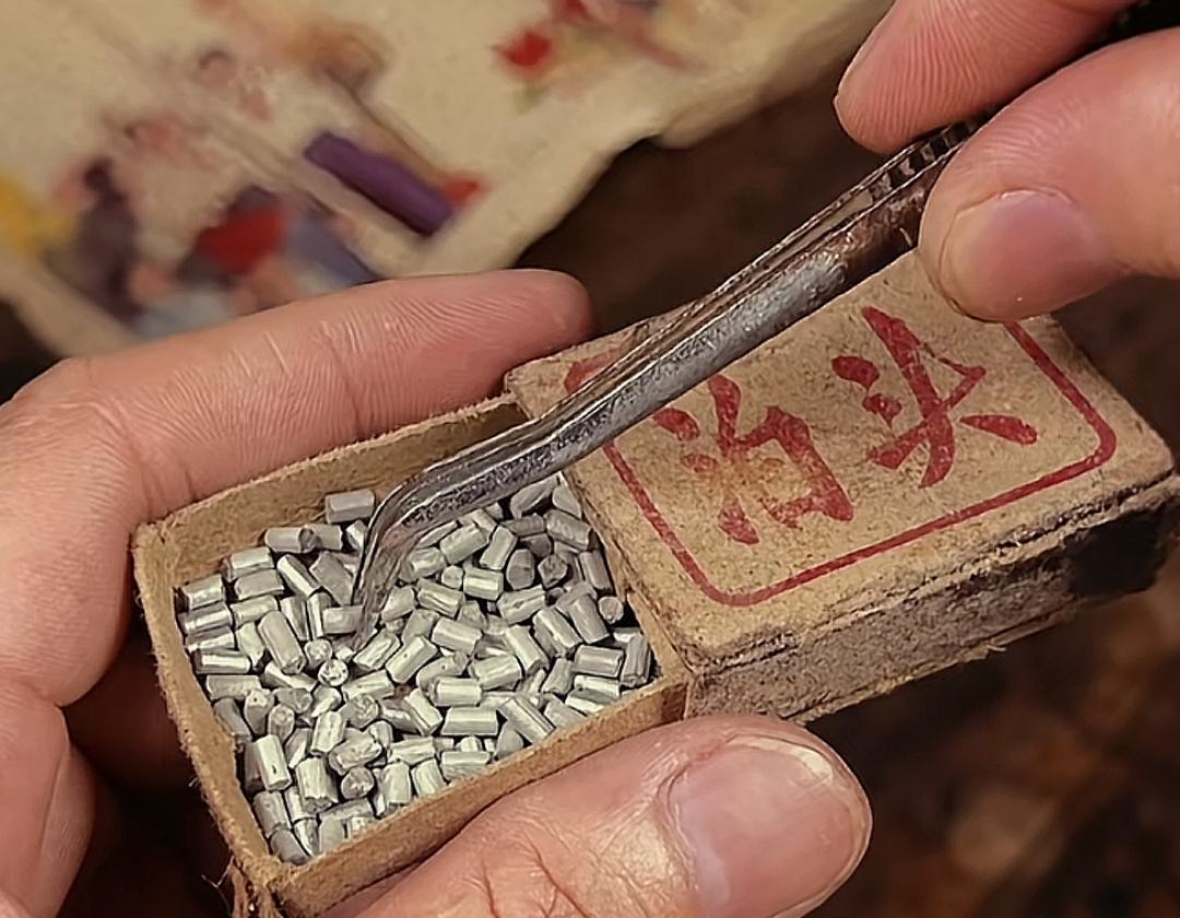 火柴盒里什么？干什么用的呢？还有人记得吗？