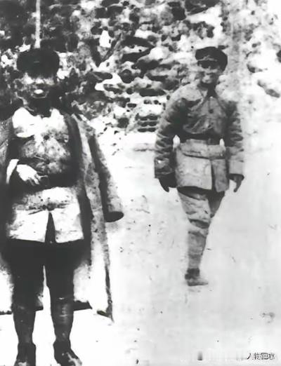 八路军出师抗日前线时,左权(左)和386旅旅长陈赓(右)的合影 