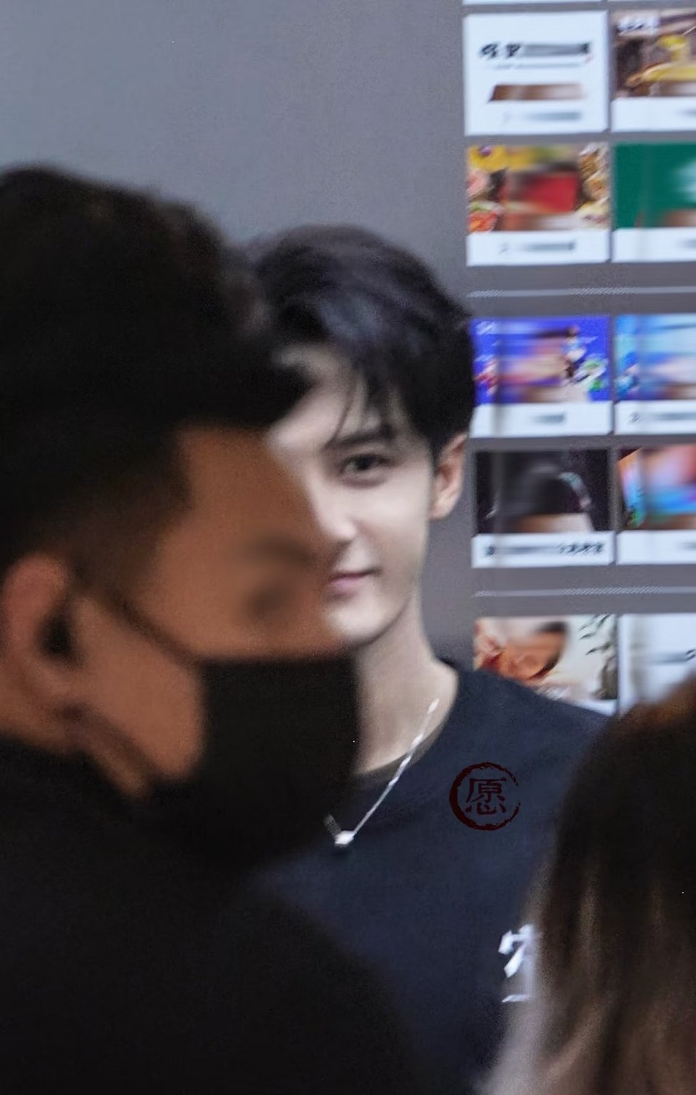 看半张脸就知道另一半合在一起会有多绝 ​​​