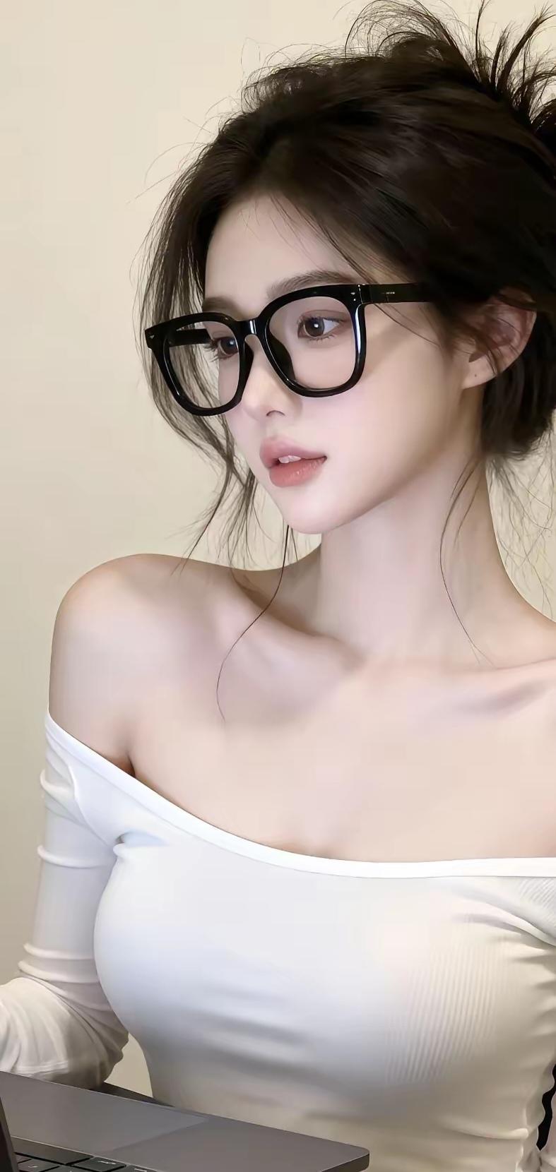 羡慕别人的代价常常是：失去自己。