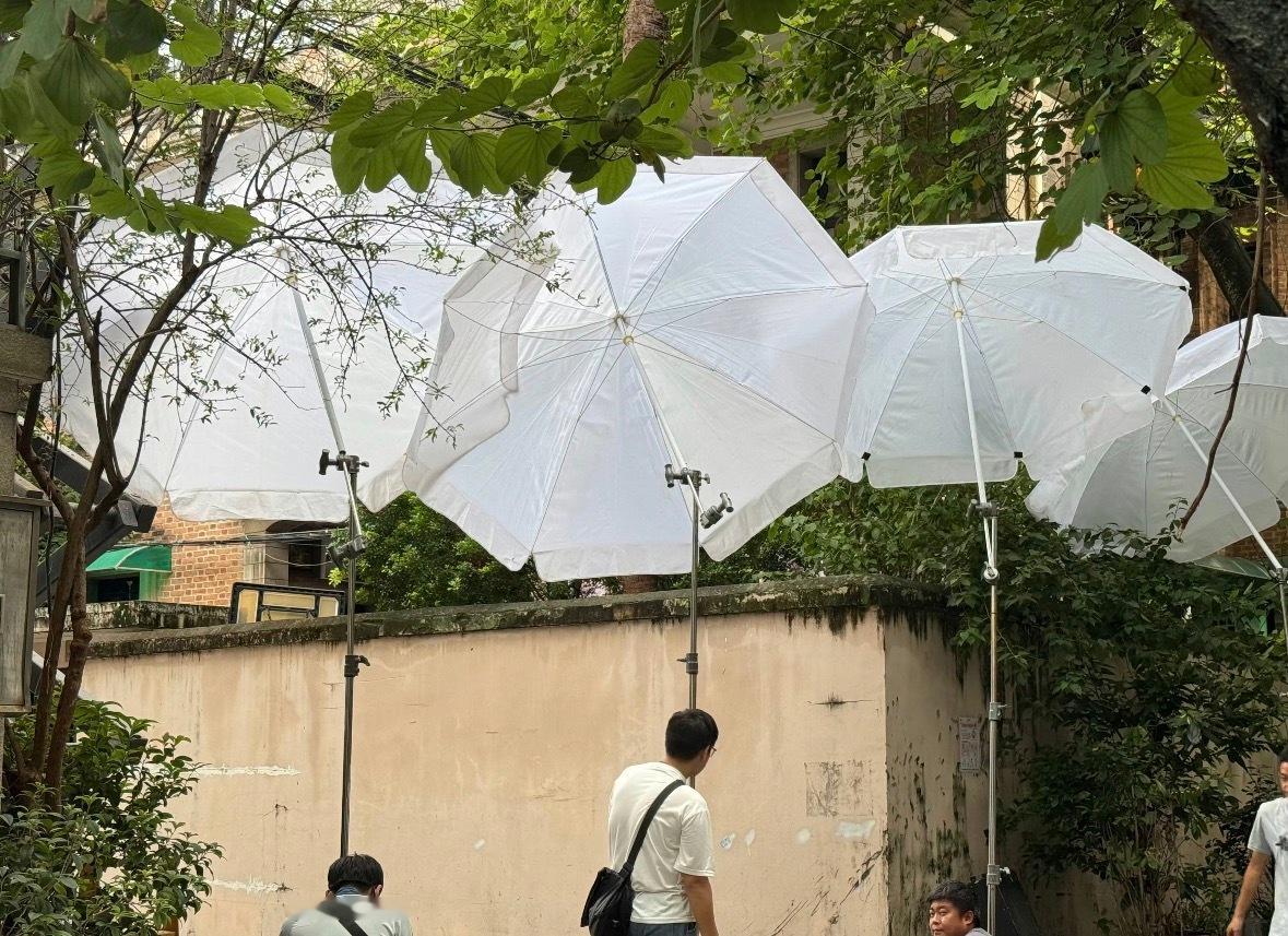 自家爆料“内部有人就是不一样”又私联剧组又联动官方下场盖遮羞布，坐看9️⃣4️⃣
