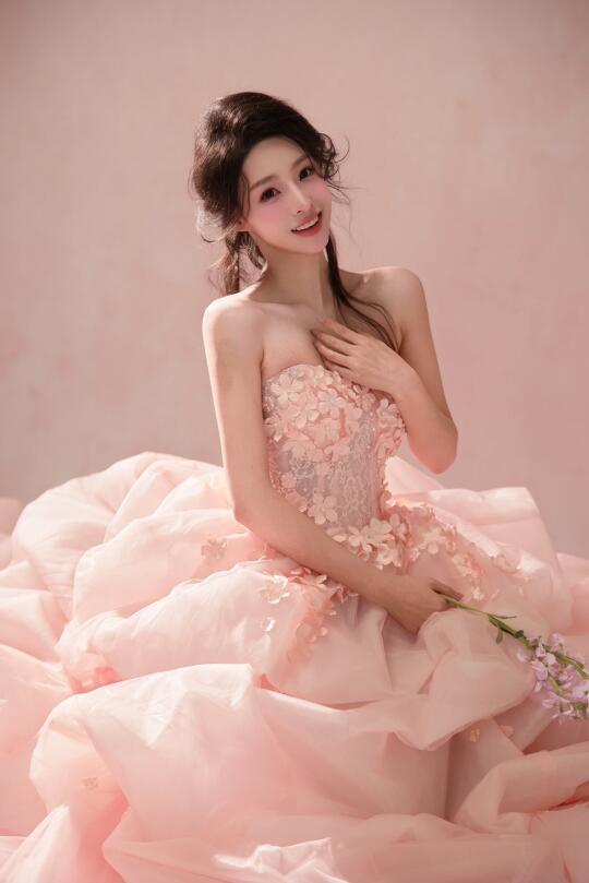 春天与少女🌸