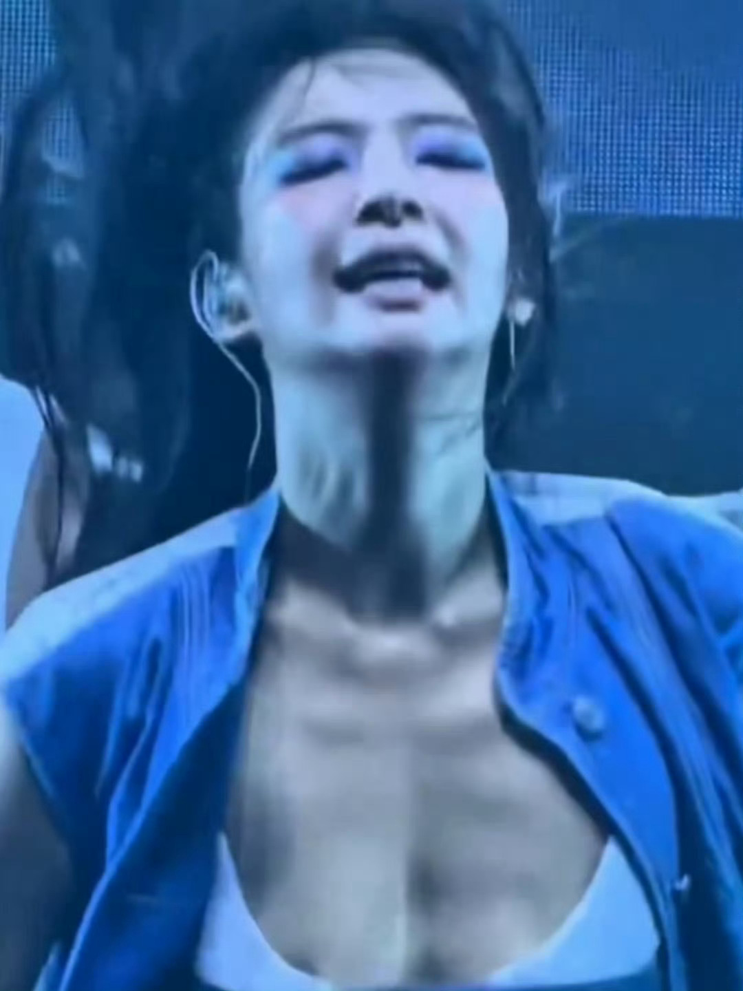 Jennie 爱漏 喜欢漏 要漏一辈子Jennie东京音乐节造型