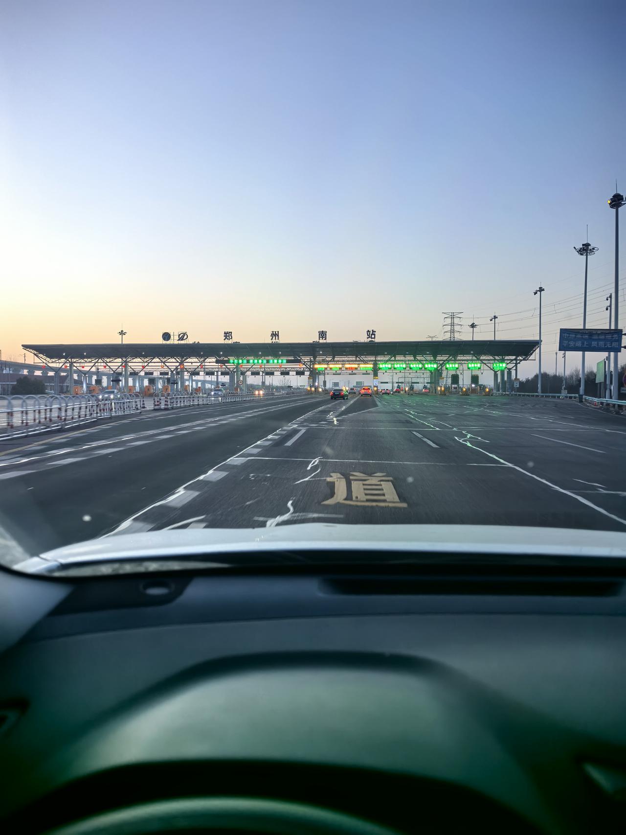 胖东来年后开业了，听说昨天有很多人，排队了好几公里。今天早早出发还能挤进去吗？去