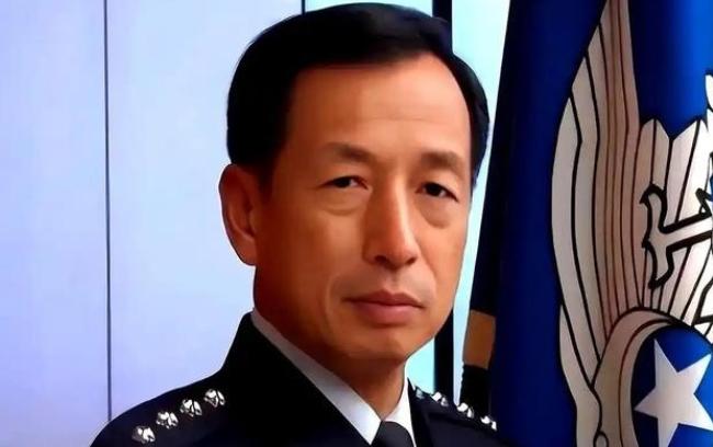 一位曾经在美国深造、专业背景很硬的日本军事专家直言：一旦中日爆发冲突，日本不会被