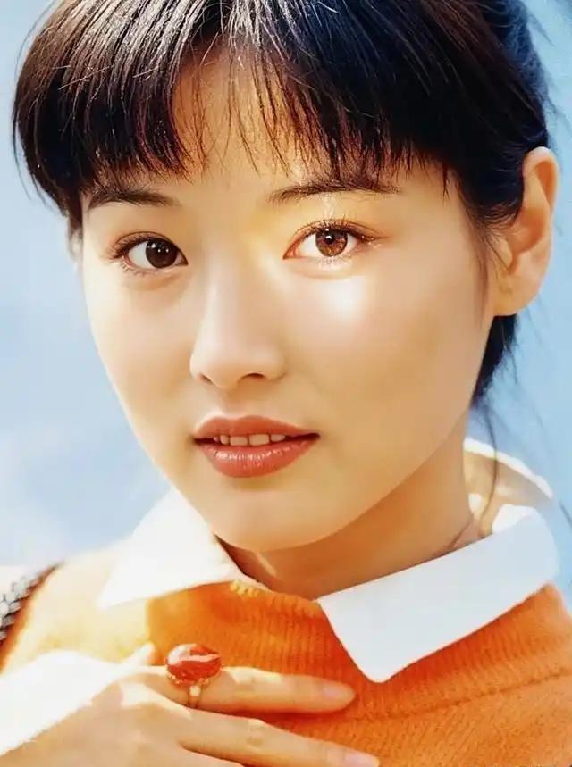 8月26日，香港媒体报道说，演员张延和香港演员张锦程已于前年离婚，媒体联系张锦程