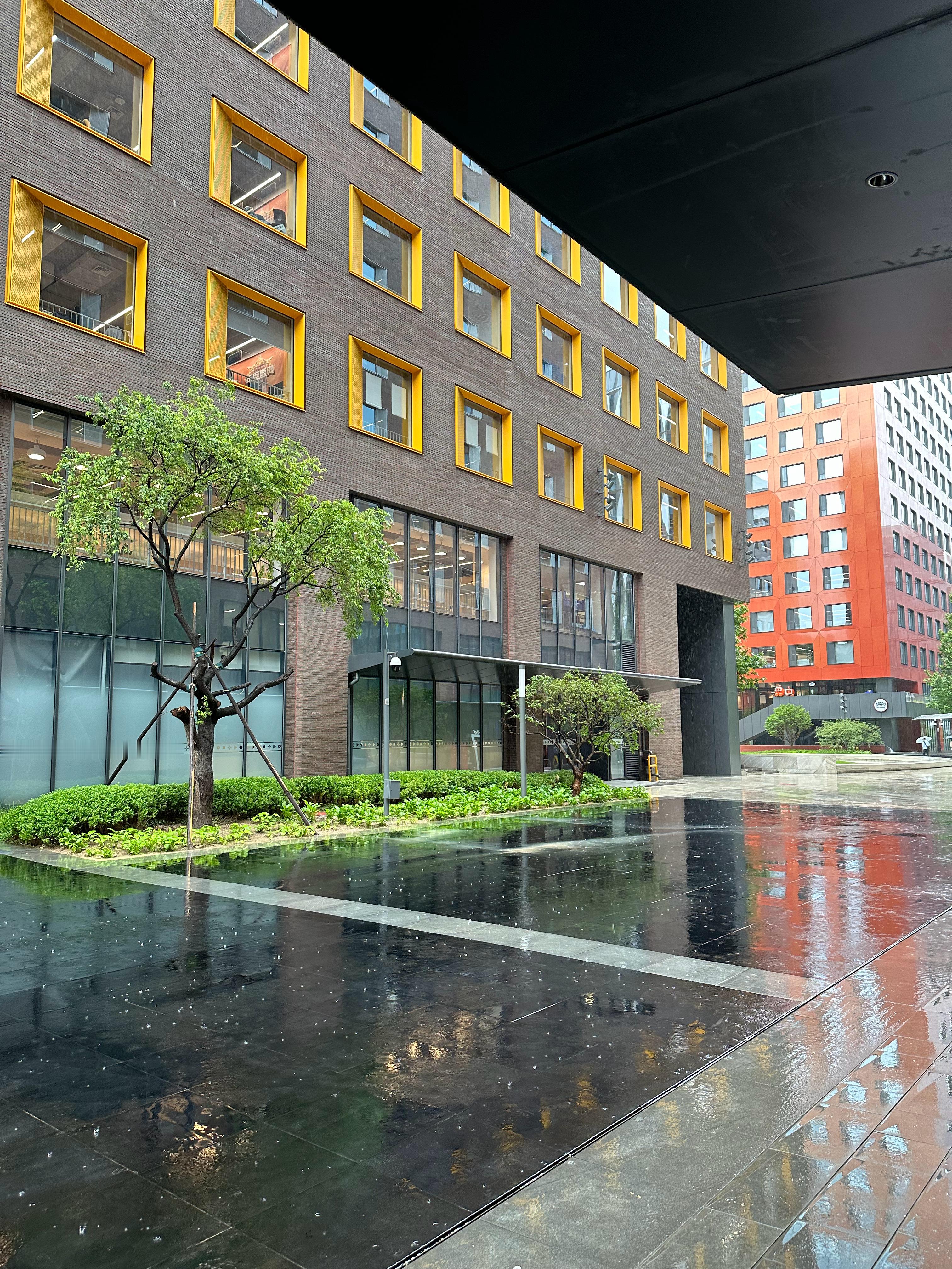 好大的🌧️ ​​​