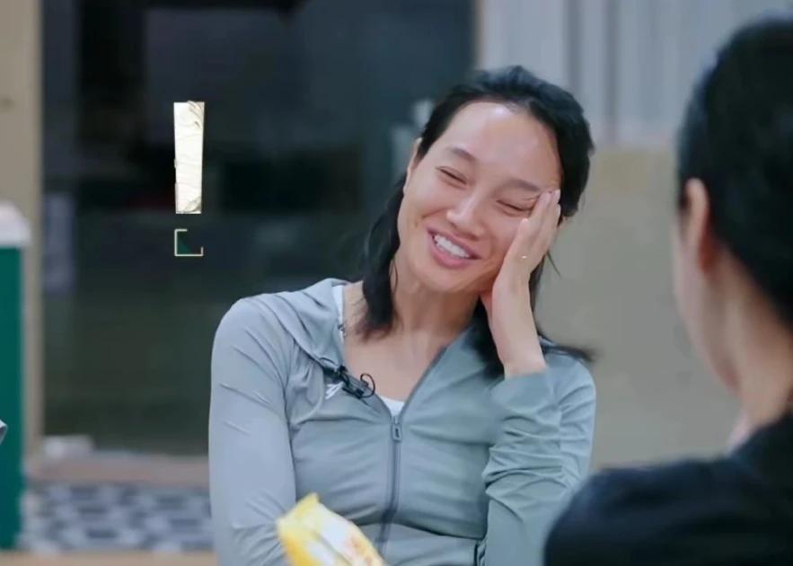 哈，《浪姐》成女星素颜聚集地了
来，看看朱丹的素颜怎样
哎呀我的妈呀，朱丹的素颜