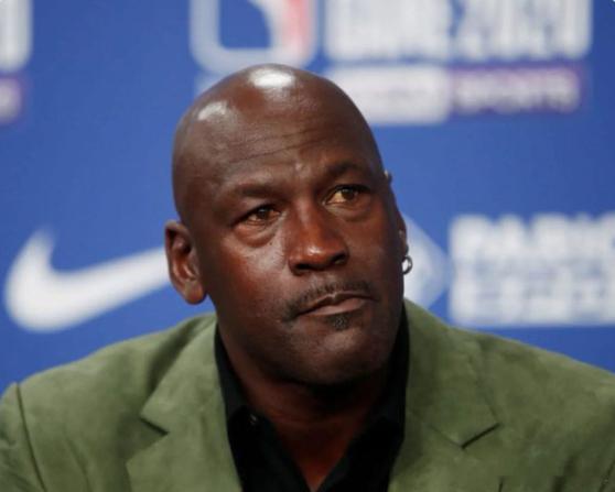 【黄金时代】迈克尔·乔丹是最新一位退出民主党的人士。“我努力坚持了下来，”他告诉