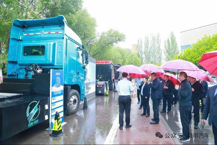 车市热门[超话] 5月22日，内蒙古自治区新能源汽车产业协同发展暨第二届鄂尔多斯