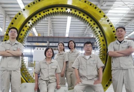 2006年，德国人想用11亿元，收购曾为神舟飞船造过轴承的洛阳轴承，当时洛轴欠债