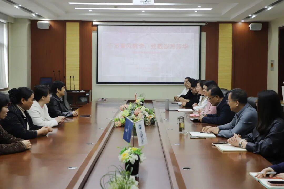 济南市长清区长清湖实验学校4月3日为张继芹老师举行荣休欢送仪式，小学部副校长孙洪