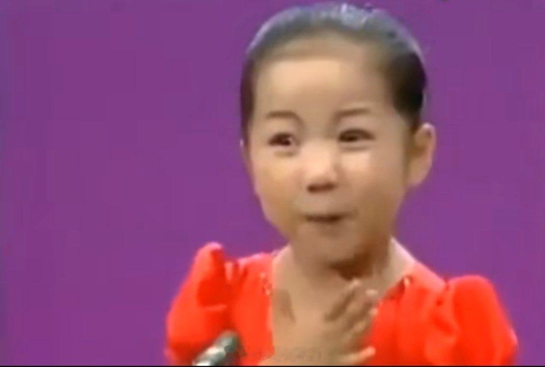 小孩哥打鼓逗小孩喜感十足 小老艺术家 有种🇰🇵小女孩唱饽饽歌的感觉（不是） 