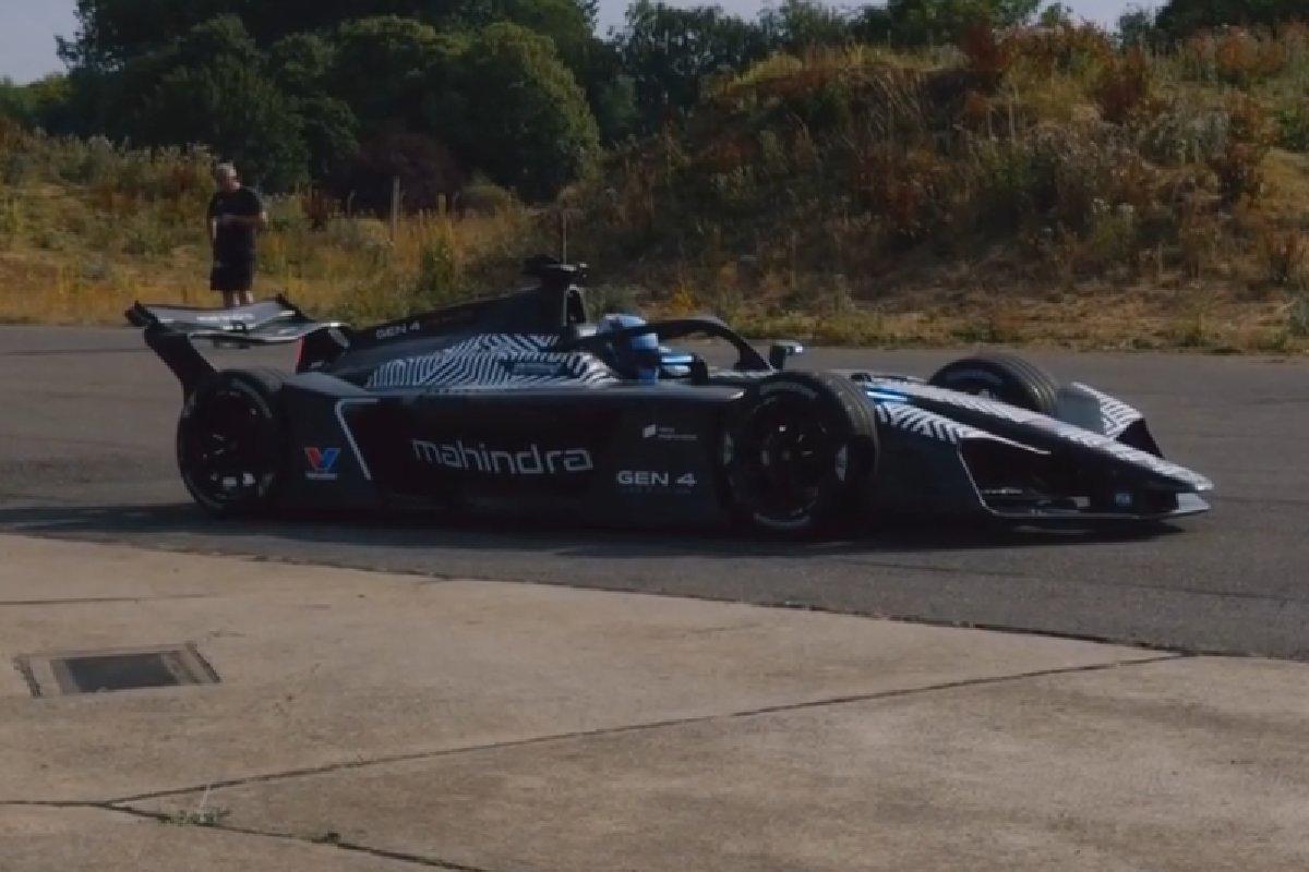FormulaE 马恒达车队测试的 Gen4赛车 