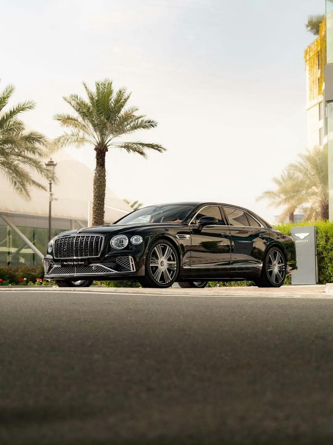 宾利 Flying Spur Azure 