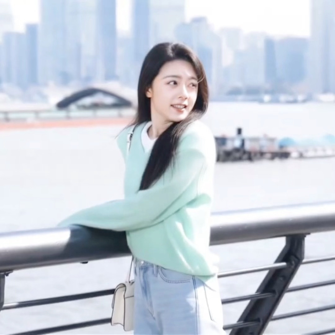 这下妥妥事业麦实锤了！真的做到了影视、时尚杂志、商业代言三条事业线同步发力全面开