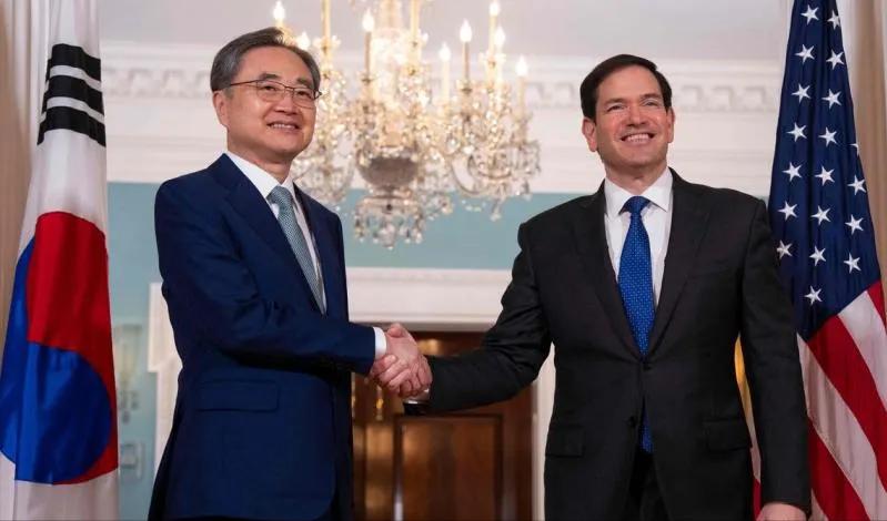8月5日，韩国总统府亲自出面，澄清了韩国外长赵显在接受《华盛顿邮报》采访时，强调