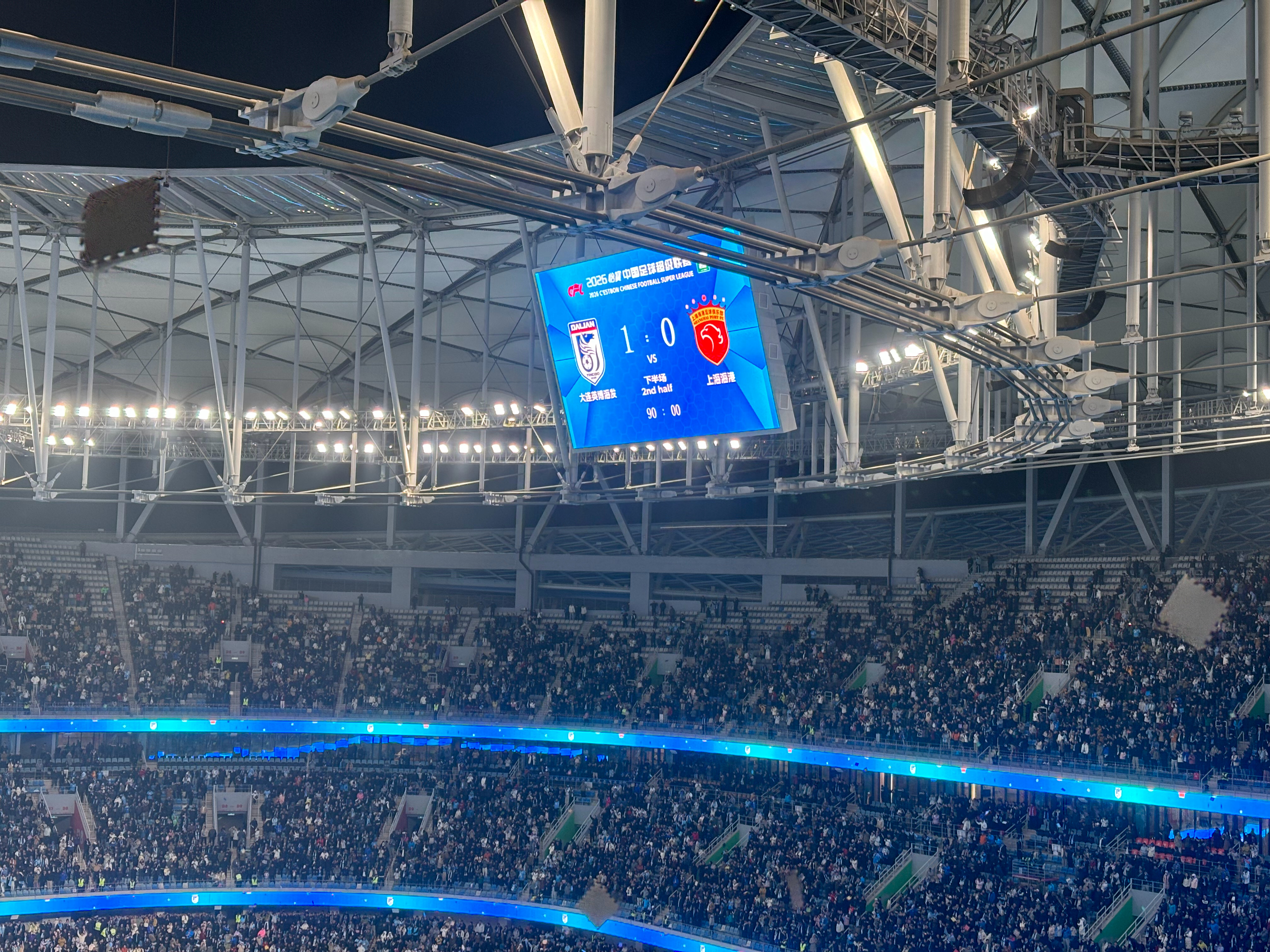 外援的结构与捏合、伤病的处理与总结、技战术打法的磨合与成型三轮过后，问题逐一显露